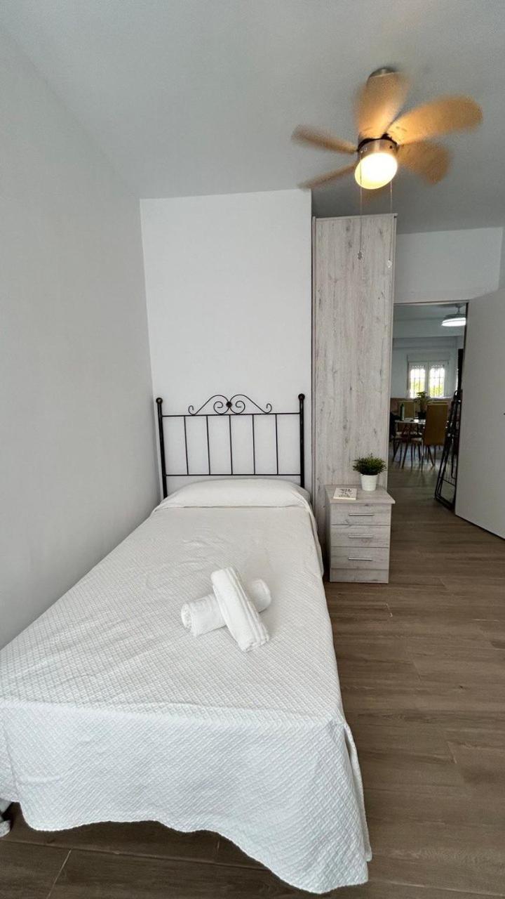 Albergue Piso Compartido Delyrent Acosta Jaén Exterior foto