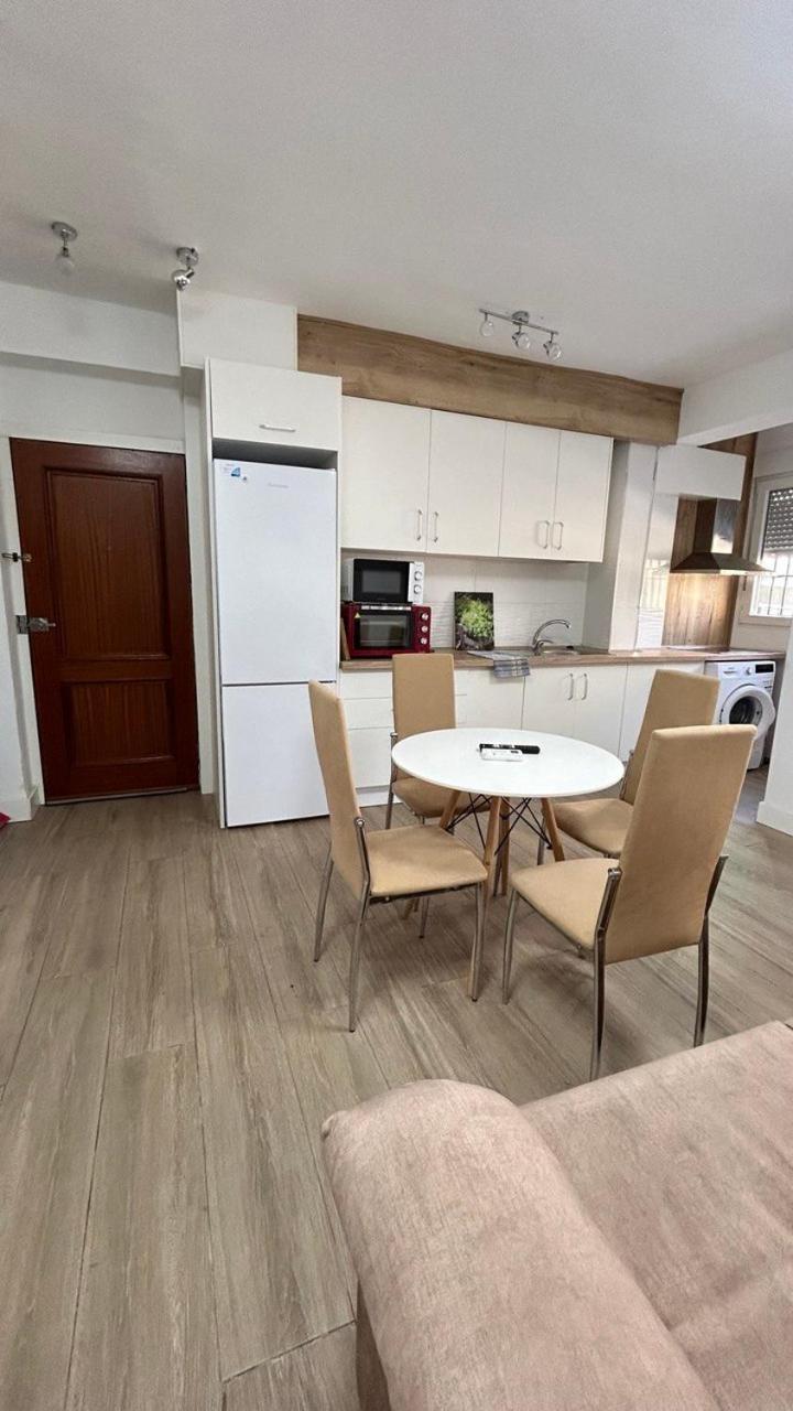 Albergue Piso Compartido Delyrent Acosta Jaén Exterior foto